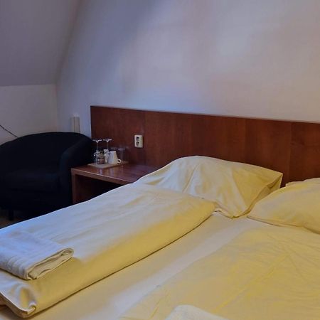 Nevinne Apartmany Kolín Esterno foto